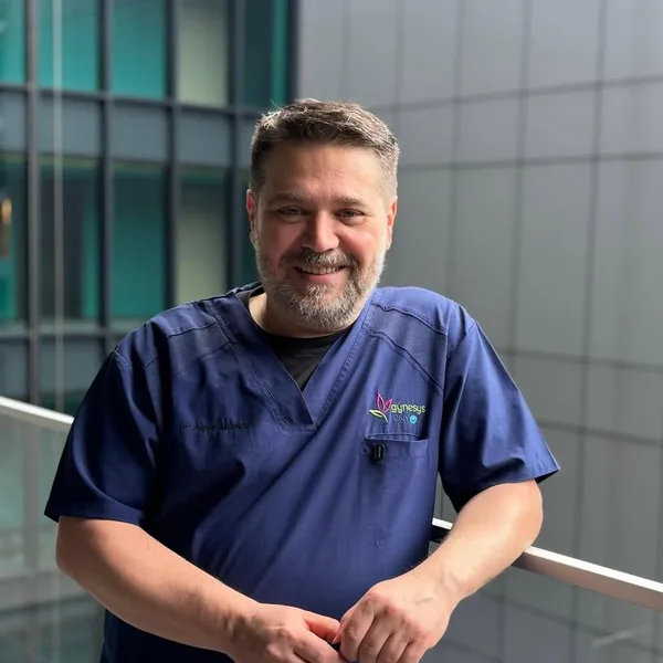 Dr. Alper Mumcu portresi